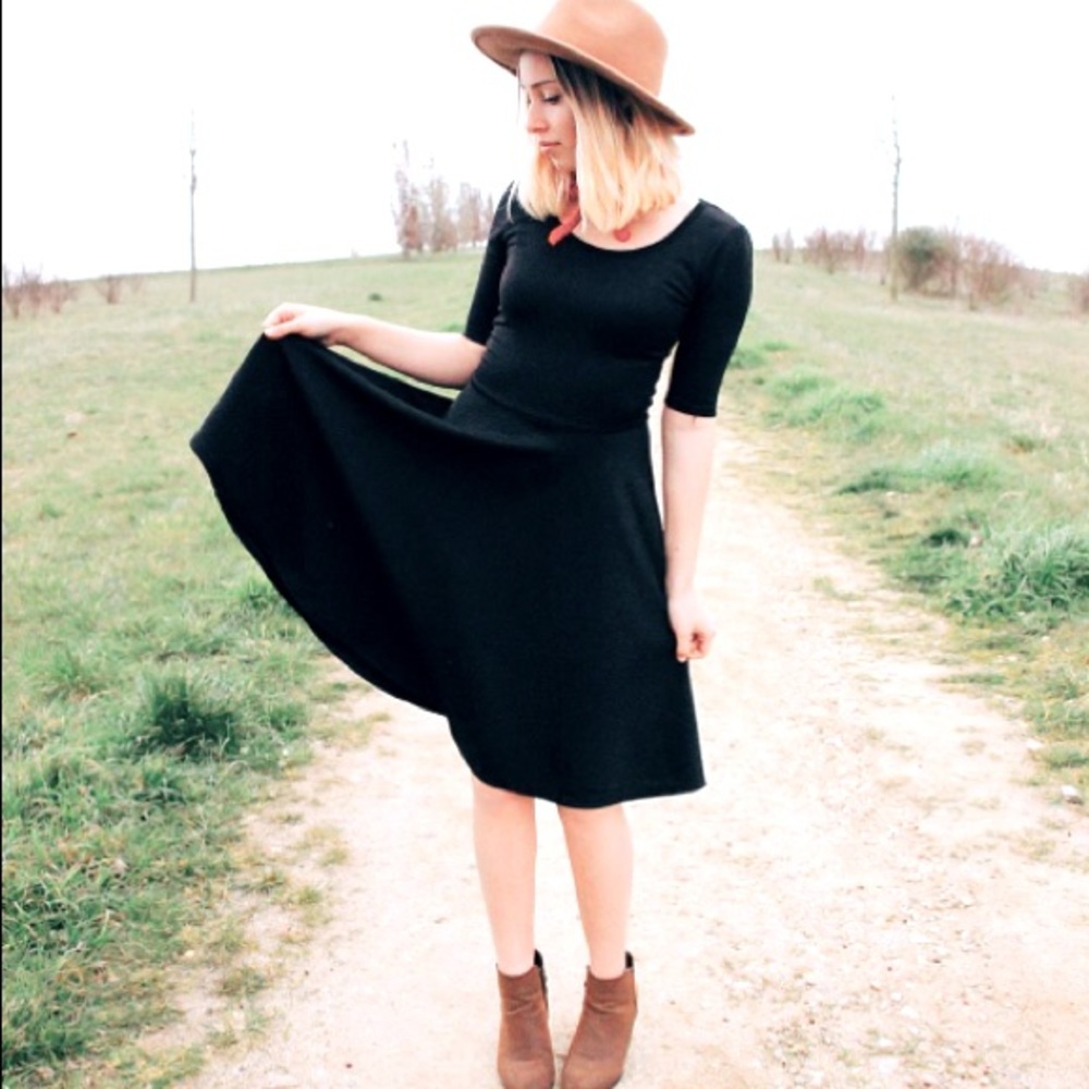 LuLaRoe Nicole Black 2x perfect LBD NWT!